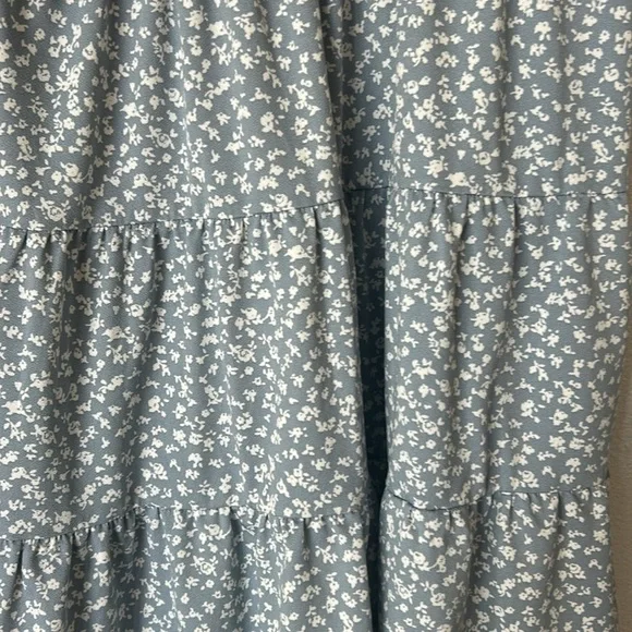Light Blue Floral Dress Women's Medium Polyester - Picture 6 of 7